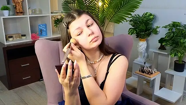 RomanaBackus online show from May 2026 01:17:02 PM