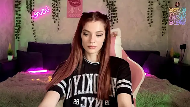 Snapshot of Angelina_Charm_ chatting on May 2026 06:53:01 AM Angelina Charm online show from May 2026 06:53:01 AM