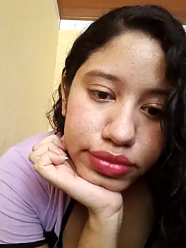 Snapshot of Vera_Phone chatting on May 2026 03:52:01 PM Vera Phone online show from May 2026 03:52:01 PM