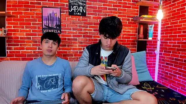 Snapshot of Hoot_boyss_ chatting on June 2026 08:11:02 PM Hoot boyss online show from June 2026 08:11:02 PM