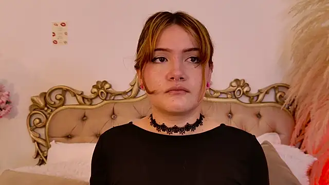 Snapshot of AbrilCardenasX chatting on June 2026 11:35:02 AM AbrilCardenasX online show from June 2026 11:35:02 AM