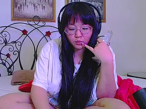 Snapshot of pikpikpikachu chatting on May 2026 08:34:02 AM pikpikpikachu online show from May 2026 08:34:02 AM