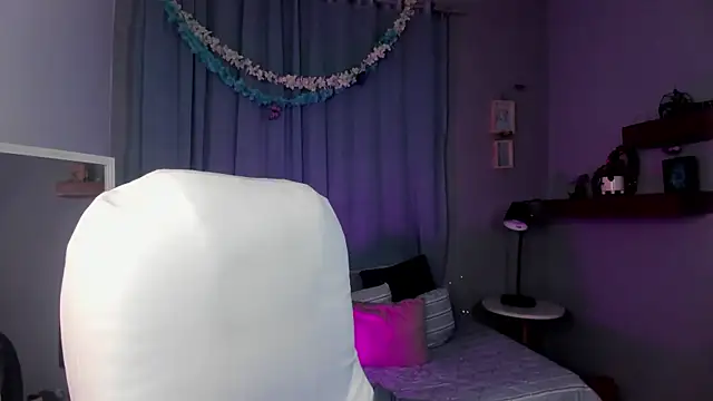 Snapshot of vanillafairy_ chatting on July 2026 07:31:01 PM vanillafairy online show from July 2026 07:31:01 PM