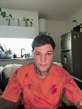 Pradez online show from May 2026 10:39:01 PM