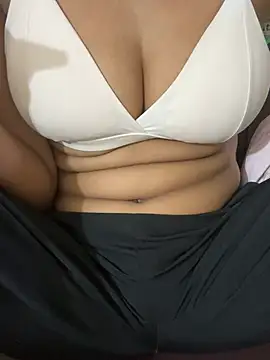 Snapshot of Poonam-Ray chatting on June 2026 06:27:02 AM Poonam-Ray online show from June 2026 06:27:02 AM