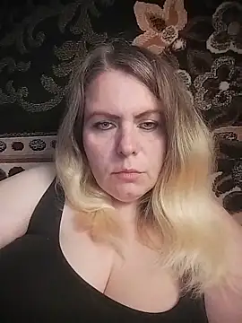 Snapshot of L-AN-A chatting on May 2026 05:46:02 AM L-AN-A online show from May 2026 05:46:02 AM
