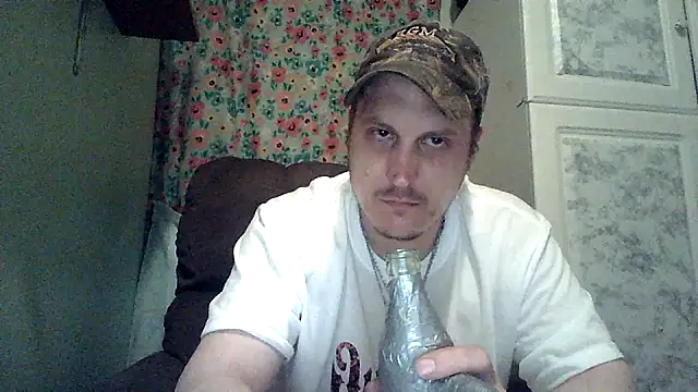 Snapshot of JoeFavorite69 chatting on May 2026 08:21:01 AM JoeFavorite69 online show from May 2026 08:21:01 AM