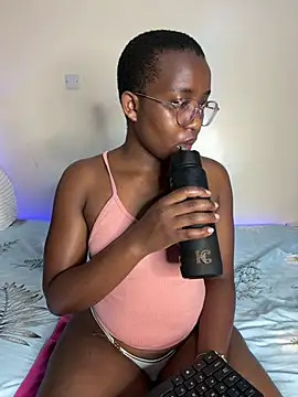 Snapshot of Miss-Temptasion chatting on June 2026 11:31:02 PM Miss-Temptasion online show from June 2026 11:31:02 PM