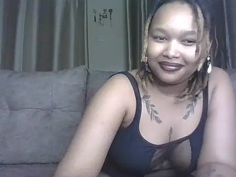Snapshot of Candy_Tracy chatting on June 2026 10:48:02 PM Candy Tracy online show from June 2026 10:48:02 PM
