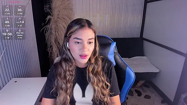 Snapshot of SophieWatson_ chatting on June 2026 01:52:01 PM SophieWatson online show from June 2026 01:52:01 PM