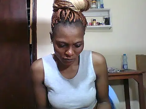 Snapshot of Ebonyqueen4 chatting on June 2026 06:41:02 AM Ebonyqueen4 online show from June 2026 06:41:02 AM
