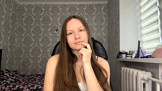 ShaylaChong online show from June 2026 06:40:02 AM
