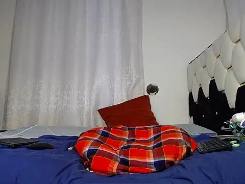 Snapshot of KinkQueenLove chatting on July 2026 07:15:02 AM KinkQueenLove online show from July 2026 07:15:02 AM