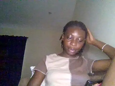 Snapshot of miss_petite0 chatting on May 2026 07:04:01 AM miss petite0 online show from May 2026 07:04:01 AM