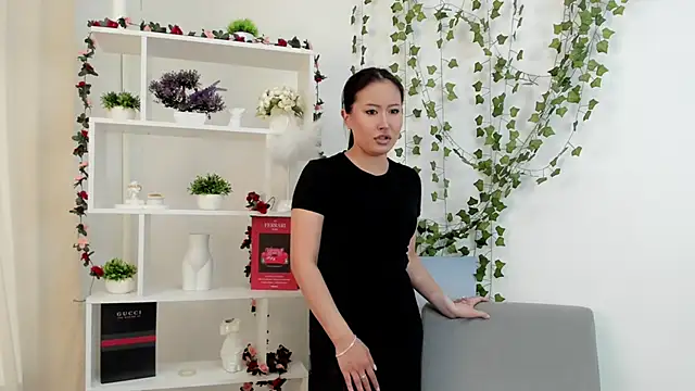 Snapshot of LaritaLevell chatting on May 2026 10:43:02 AM LaritaLevell online show from May 2026 10:43:02 AM