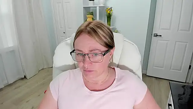 Vika73 online show from March 2025 07:15:01 PM