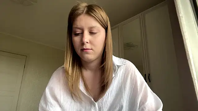 Snapshot of HeyItsAgata chatting on May 2026 09:37:01 AM HeyItsAgata online show from May 2026 09:37:01 AM