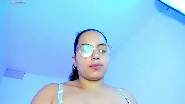 Snapshot of milkqueenboobs chatting on June 2026 03:55:02 PM milkqueenboobs online show from June 2026 03:55:02 PM