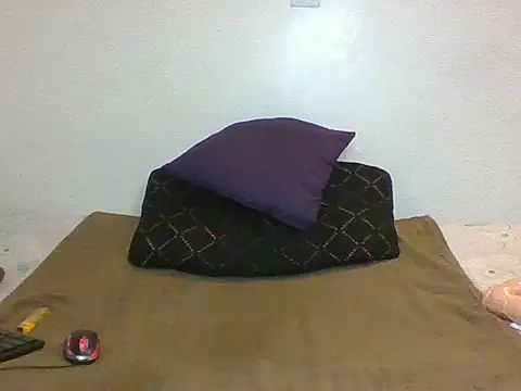 Snapshot of cessylolla8 chatting on July 2026 04:42:02 PM cessylolla8 online show from July 2026 04:42:02 PM