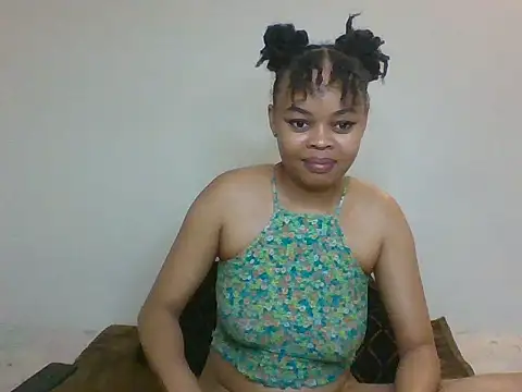Snapshot of cessylolla8 chatting on July 2026 04:00:02 PM cessylolla8 online show from July 2026 04:00:02 PM