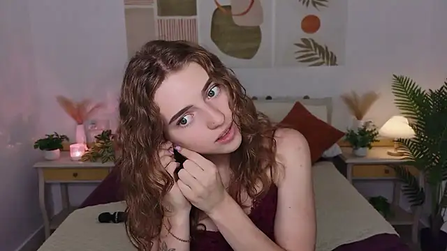 Snapshot of TayloryStar chatting on June 2026 08:04:02 AM TayloryStar online show from June 2026 08:04:02 AM