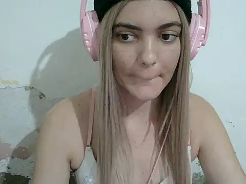 Snapshot of Angel_Ristoww chatting on May 2026 01:34:01 AM Angel Ristoww online show from May 2026 01:34:01 AM