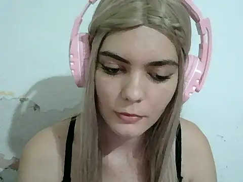 Snapshot of Angel_Ristoww chatting on May 2026 01:13:01 AM Angel Ristoww online show from May 2026 01:13:01 AM