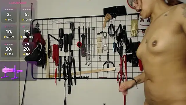 Snapshot of Dark_Evan_bdsm chatting on May 2026 12:38:01 AM Dark Evan bdsm online show from May 2026 12:38:01 AM