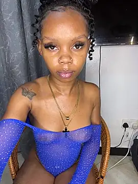 Snapshot of sexyie_caramel chatting on June 2026 05:28:01 PM sexyie caramel online show from June 2026 05:28:01 PM
