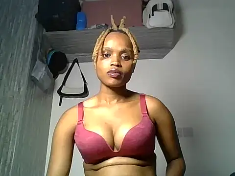 Snapshot of Tempting_Ebony chatting on May 2026 02:13:01 PM Tempting Ebony online show from May 2026 02:13:01 PM
