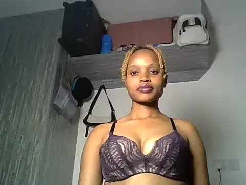 Snapshot of Tempting_Ebony chatting on May 2026 02:28:01 AM Tempting Ebony online show from May 2026 02:28:01 AM