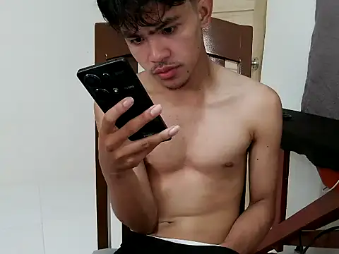 Snapshot of urBunnyboi chatting on July 2026 06:21:02 PM urBunnyboi online show from July 2026 06:21:02 PM