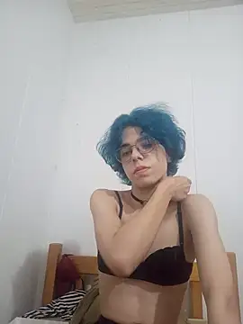 RobinTheBirdy online show from August 2026 07:23:02 PM