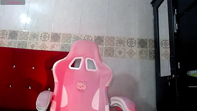 Snapshot of Dulce_Vip chatting on May 2026 07:53:02 PM Dulce Vip online show from May 2026 07:53:02 PM