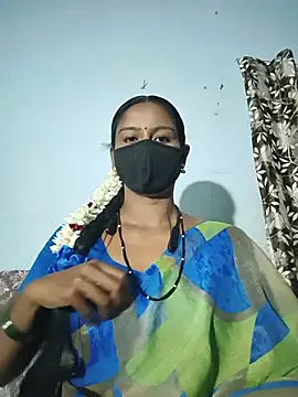 Snapshot of madhushree143 chatting on July 2026 04:50:01 AM madhushree143 online show from July 2026 04:50:01 AM