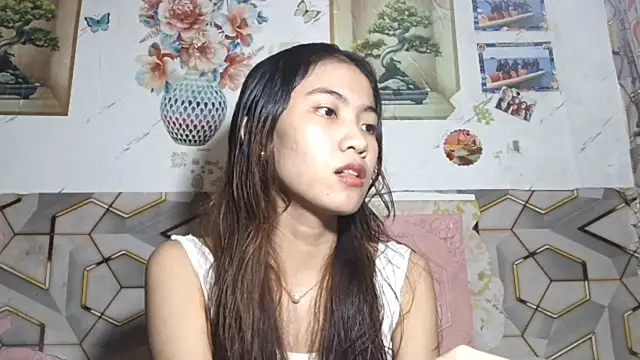 Snapshot of DeeannGunby chatting on July 2026 03:07:01 PM DeeannGunby online show from July 2026 03:07:01 PM
