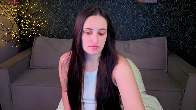 Snapshot of Elizabet_Colllins chatting on July 2026 01:43:01 AM Elizabet Colllins online show from July 2026 01:43:01 AM