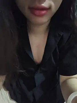 Snapshot of Linh-Anhh chatting on May 2026 09:05:02 PM Linh-Anhh online show from May 2026 09:05:02 PM