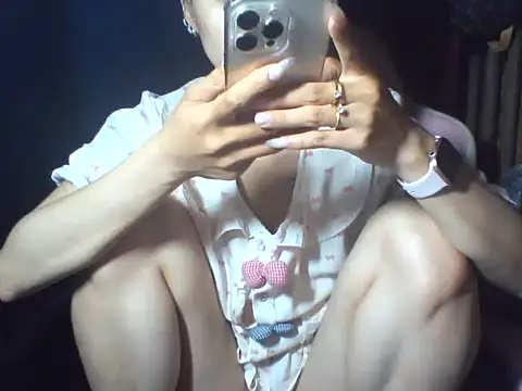 Snapshot of -Kina-a chatting on May 2026 10:33:02 AM -Kina-a online show from May 2026 10:33:02 AM