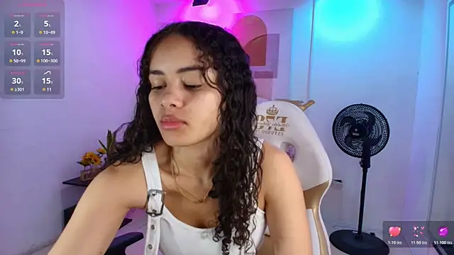 Snapshot of Baby_curly chatting on June 2026 07:02:02 PM Baby curly online show from June 2026 07:02:02 PM