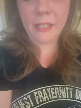 Snapshot of Bigtittymilkmommy chatting on May 2026 01:56:02 AM Bigtittymilkmommy online show from May 2026 01:56:02 AM