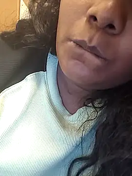 Snapshot of Yazhi_THUG_DeSi chatting on May 2026 05:01:02 AM Yazhi THUG DeSi online show from May 2026 05:01:02 AM
