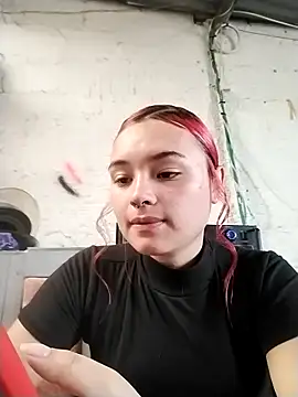 Snapshot of Arianna_01 chatting on May 2026 03:29:01 PM Arianna 01 online show from May 2026 03:29:01 PM