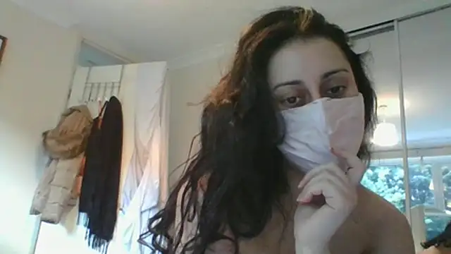 leila salem online show from June 2026 05:56:02 PM