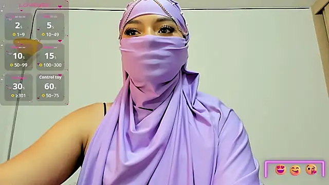 Snapshot of Samira_1 chatting on May 2026 08:28:01 PM Samira 1 online show from May 2026 08:28:01 PM