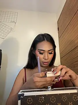hugecock tamira online show from June 2026 05:06:02 PM