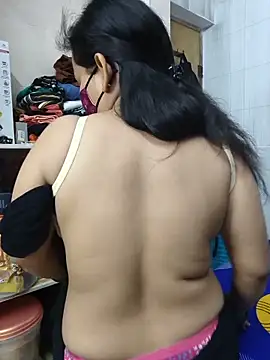 Snapshot of shalini_gupta05 chatting on June 2026 04:32:01 PM shalini gupta05 online show from June 2026 04:32:01 PM