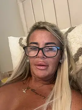 Snapshot of hotmilf66 chatting on June 2026 06:53:01 PM hotmilf66 online show from June 2026 06:53:01 PM