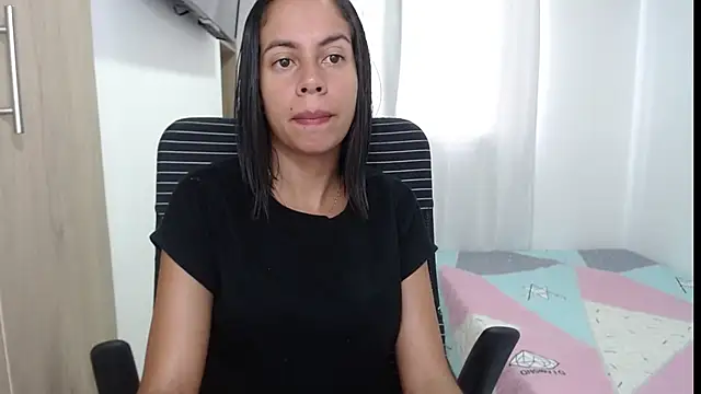 Snapshot of Valeria_Santos_ chatting on May 2026 02:01:02 PM Valeria Santos online show from May 2026 02:01:02 PM