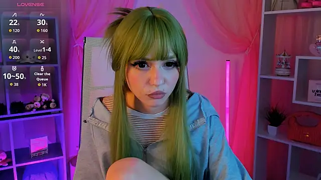 Snapshot of YunaLeaf chatting on May 2026 04:00:01 PM YunaLeaf online show from May 2026 04:00:01 PM